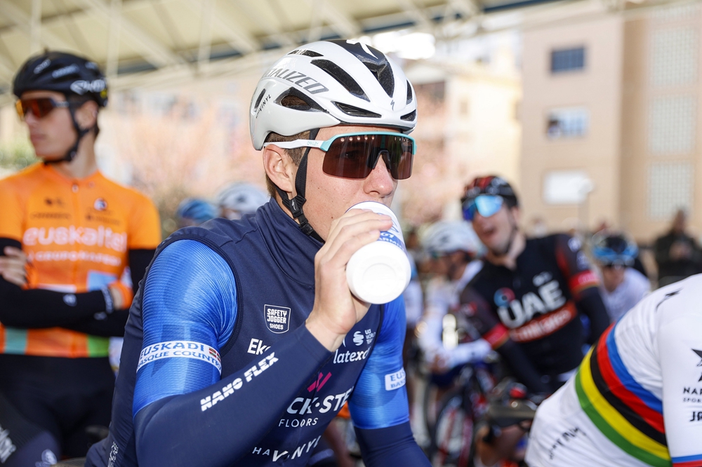 Pello Bilbao wint etappe